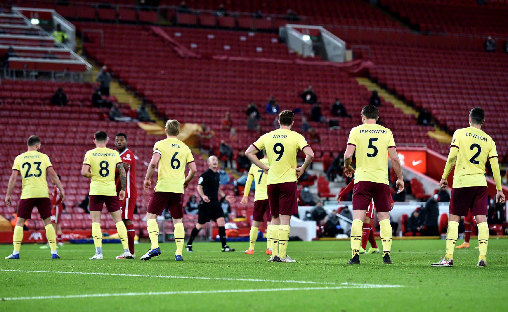 边路突破 边路突破